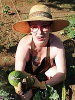 mexican milfs with big booty