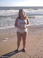 free redhead milf pics