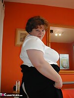 mom likes it big porn